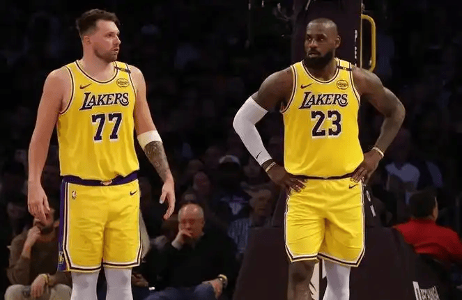 欧冠与联赛双线开云作战，球队取舍更加清晰